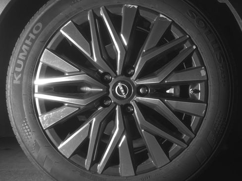 Used 2025 Nissan Altima 2.5 SV image 13