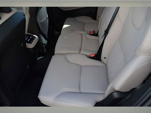 New 2026 Volvo XC90 B6 Plus w/ Protection Package Premier image 15