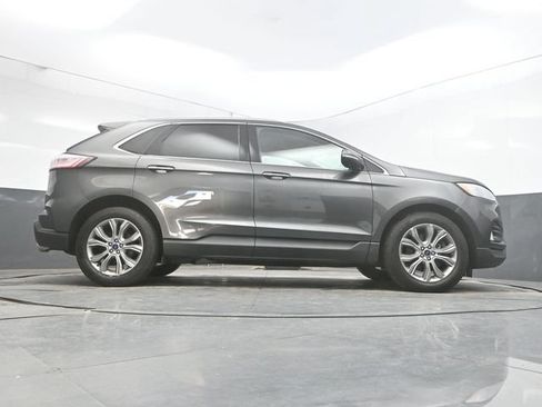 Used 2019 Ford Edge Titanium w/ Cold Weather Package AWD/4WD image 36