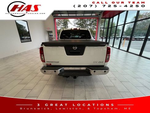 Used 2020 Nissan Frontier SV AWD/4WD image 5