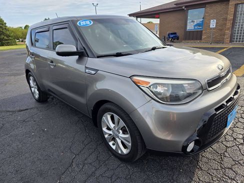 Used 2016 Kia Soul + FWD image 2