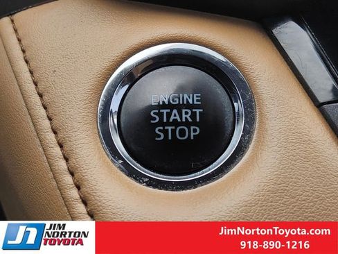 Used 2017 Toyota RAV4 XLE image 24