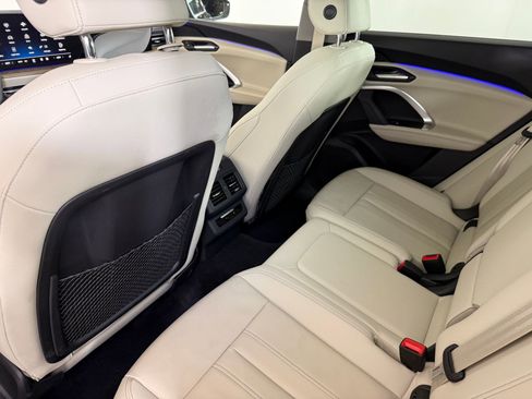 Certified 2025 Audi Q5 Premium w/ Convenience Package image 22