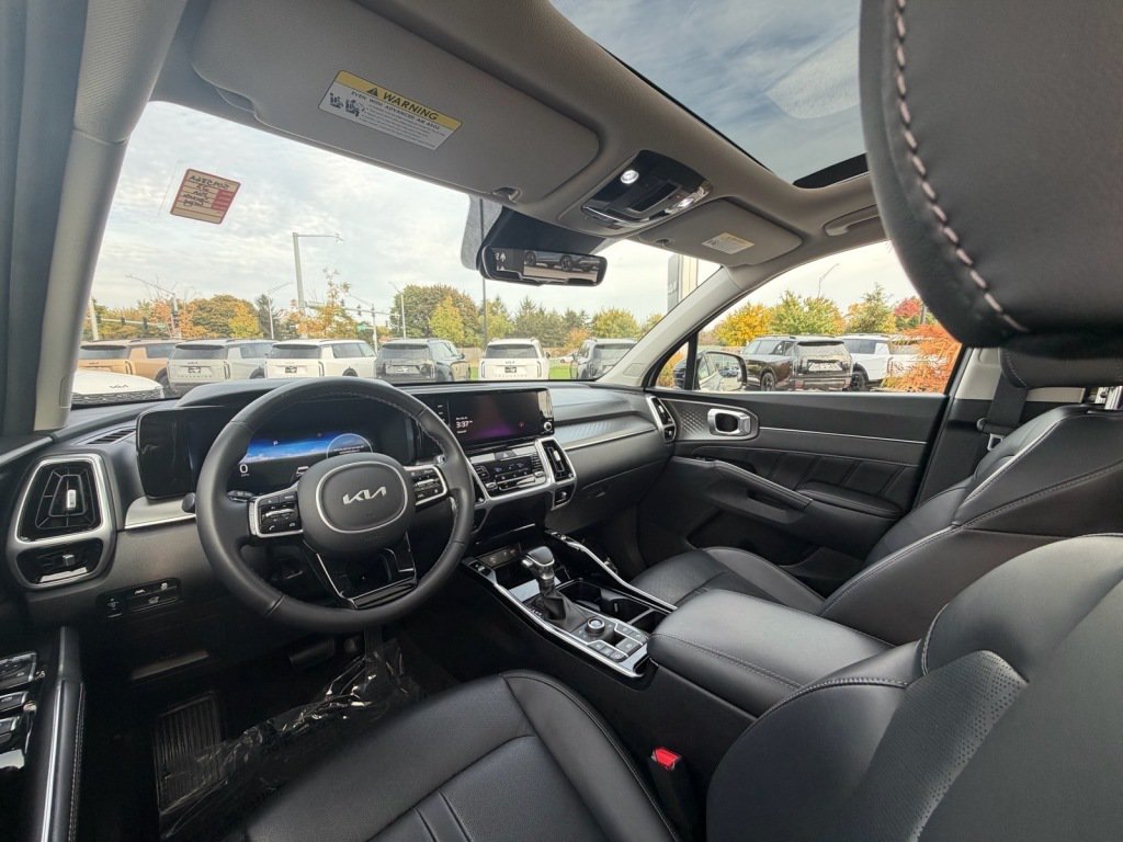 Used 2023 Kia Sorento SX AWD/4WD image 10