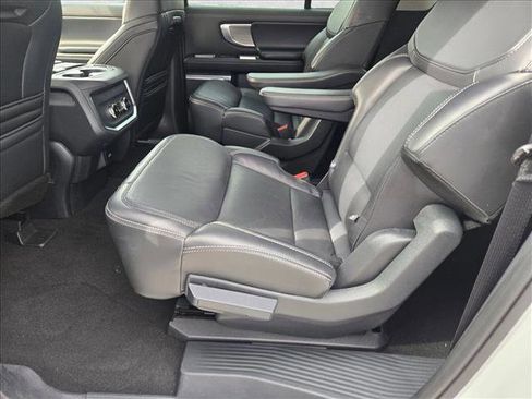 Used 2025 Ford Expedition Max Platinum image 17