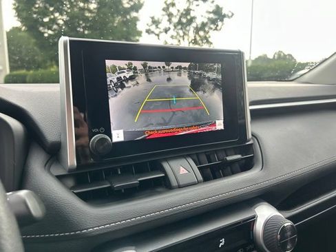 Used 2025 Toyota RAV4 XLE FWD image 24