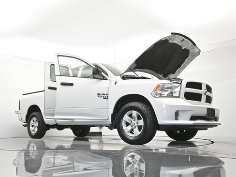 Used 2019 RAM 1500 Express AWD/4WD image 49