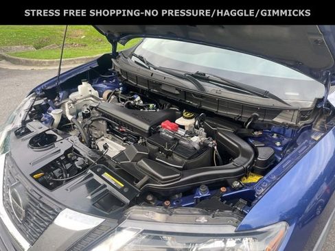 Used 2018 Nissan Rogue SV w/ Premium Package image 11