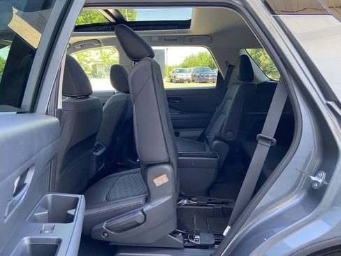 Used 2024 Nissan Pathfinder SV w/ SV Premium Package AWD/4WD image 25