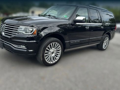 Used 2017 Lincoln Navigator L Reserve image 1
