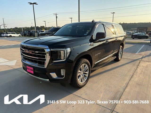 Used 2023 GMC Yukon XL SLT w/ SLT Luxury Package AWD/4WD image 3
