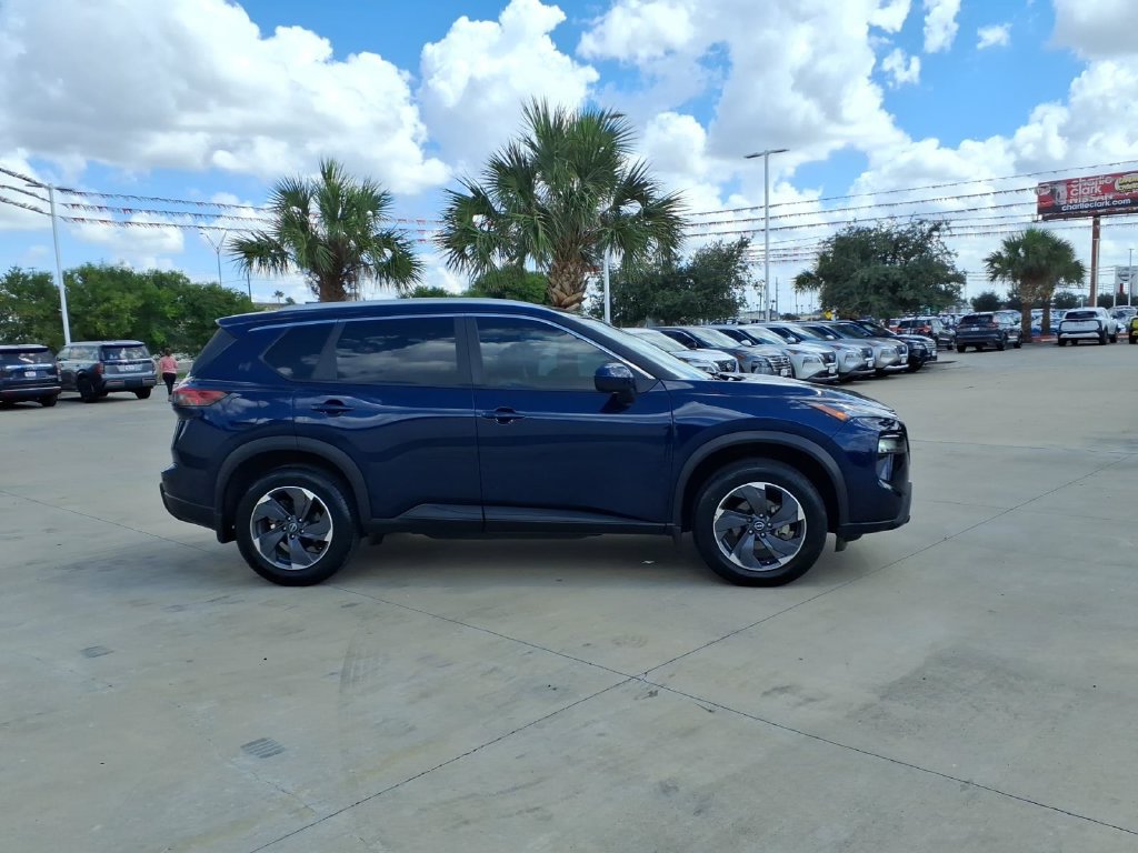 Used 2024 Nissan Rogue SV w/ SV Premium Package FWD image 6