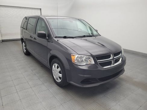 Used 2019 Dodge Grand Caravan SE w/ UConnect Hands-Free Group FWD image 13