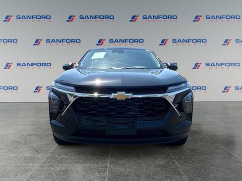 Used 2024 Chevrolet Trax LS FWD image 8