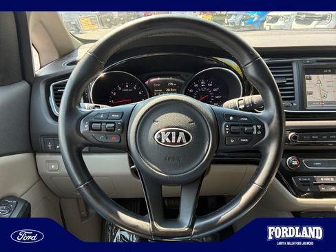 Used 2017 Kia Sedona SX FWD image 9