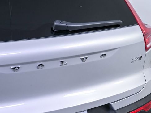 Certified 2025 Volvo XC40 B5 Plus image 37