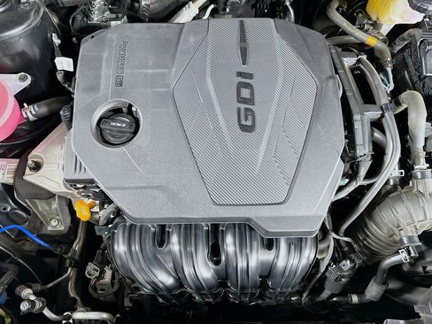 Used 2025 Kia Sportage LX AWD/4WD image 31