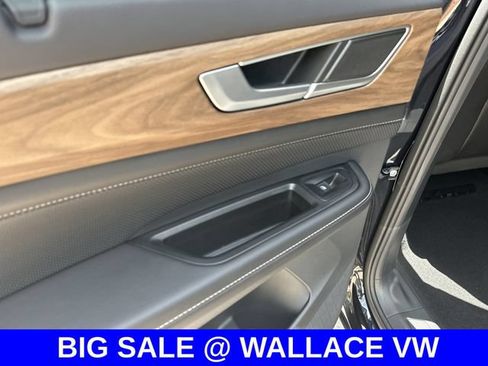 Used 2025 Volkswagen Atlas SE w/ Panoramic Sunroof Package FWD image 10