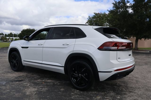 Certified 2025 Volkswagen Atlas Cross Sport SEL R-Line AWD/4WD image 6