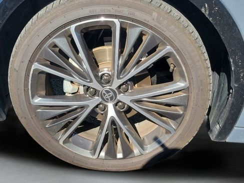 Used 2026 Toyota Prius XLE image 3