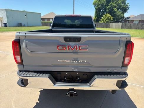 Used 2025 GMC Sierra 3500 SLE w/ Preferred Package RWD image 4