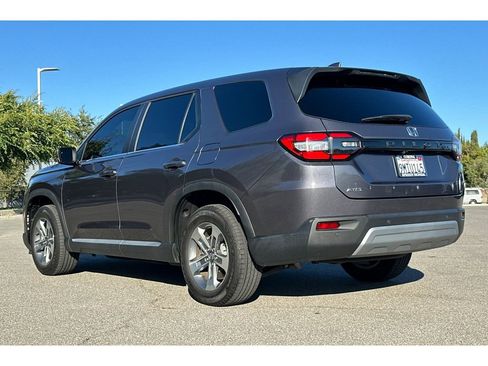 Used 2024 Honda Pilot EX-L image 3