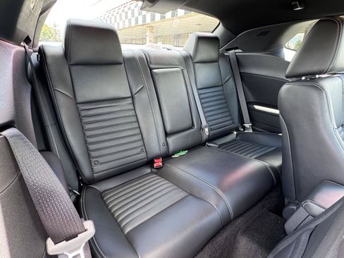 Used 2012 Dodge Challenger R/T RWD image 27