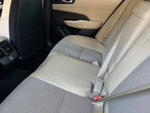 Used 2019 Honda Clarity Plug-In Hybrid image 5