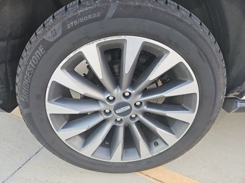 Used 2019 Lincoln Navigator L Select w/ Technology Package RWD image 10