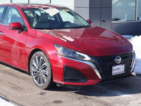 Certified 2025 Nissan Altima 2.5 SL FWD image 3