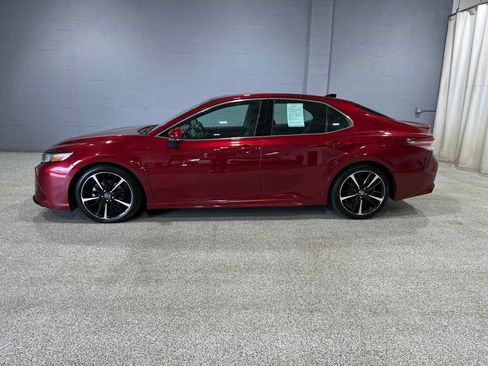Used 2018 Toyota Camry XSE FWD image 5