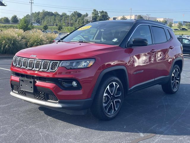 Used 2023 Jeep Compass Limited AWD/4WD image 3