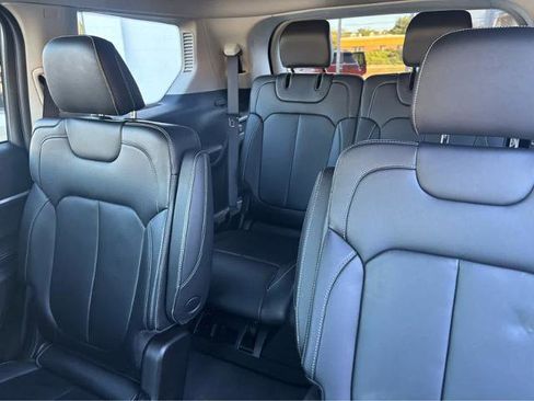 Used 2022 Jeep Grand Cherokee L Limited image 21