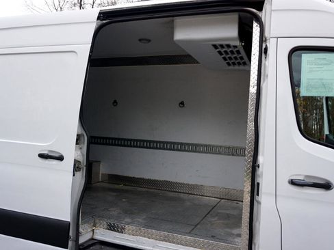 Used 2019 Freightliner Sprinter 170 image 22
