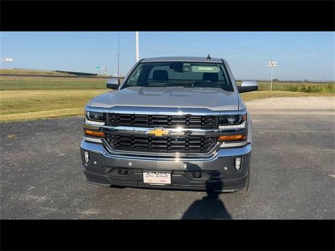 Certified 2018 Chevrolet Silverado 1500 LT w/ LT Convenience Package image 3