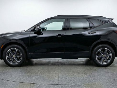 Used 2025 Chevrolet Blazer LT image 5