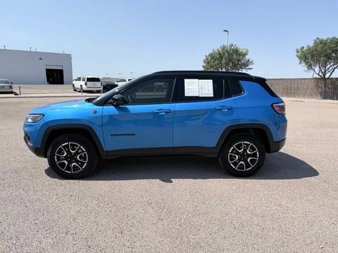 Used 2024 Jeep Compass Trailhawk AWD/4WD image 9