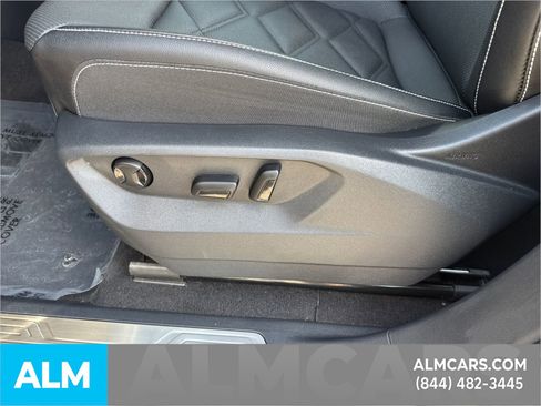 Used 2025 Volkswagen Atlas SE image 11