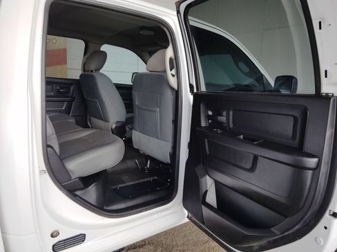 Used 2017 RAM 1500 4x4 Crew Cab w/ Protection Group image 15