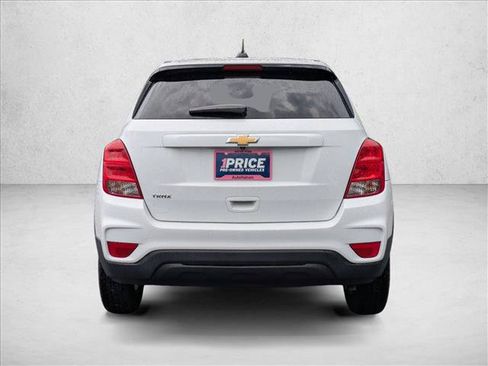 Used 2022 Chevrolet Trax LS w/ Tint and Cruise Package FWD image 7