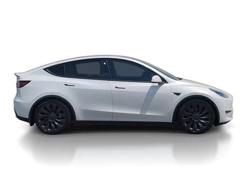 Used 2021 Tesla Model Y Performance image 9