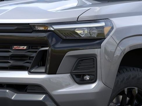 New 2026 Chevrolet Colorado Z71 w/ Midnight Edition AWD/4WD image 10