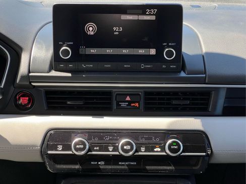 Used 2023 Honda Pilot LX image 16