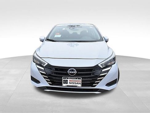New 2025 Nissan Versa SV w/ Trunk Package FWD image 3