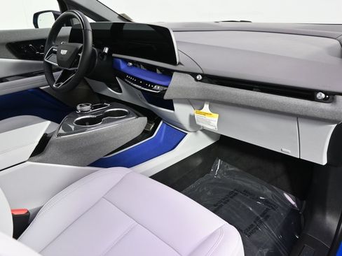 New 2025 Cadillac Optiq Luxury 1 w/ LPO, Floor Liner Package AWD/4WD image 15