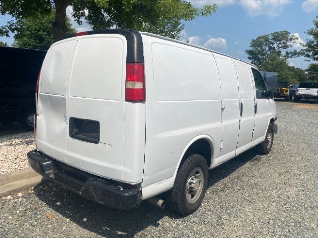 Used 2017 Chevrolet Express 2500 RWD image 3