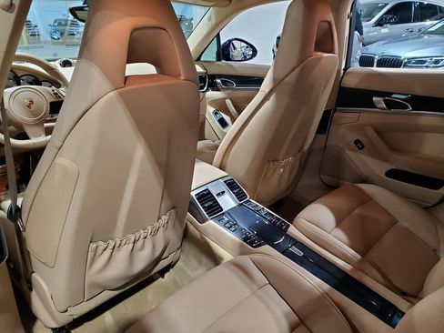 Used 2016 Porsche Panamera Edition image 25