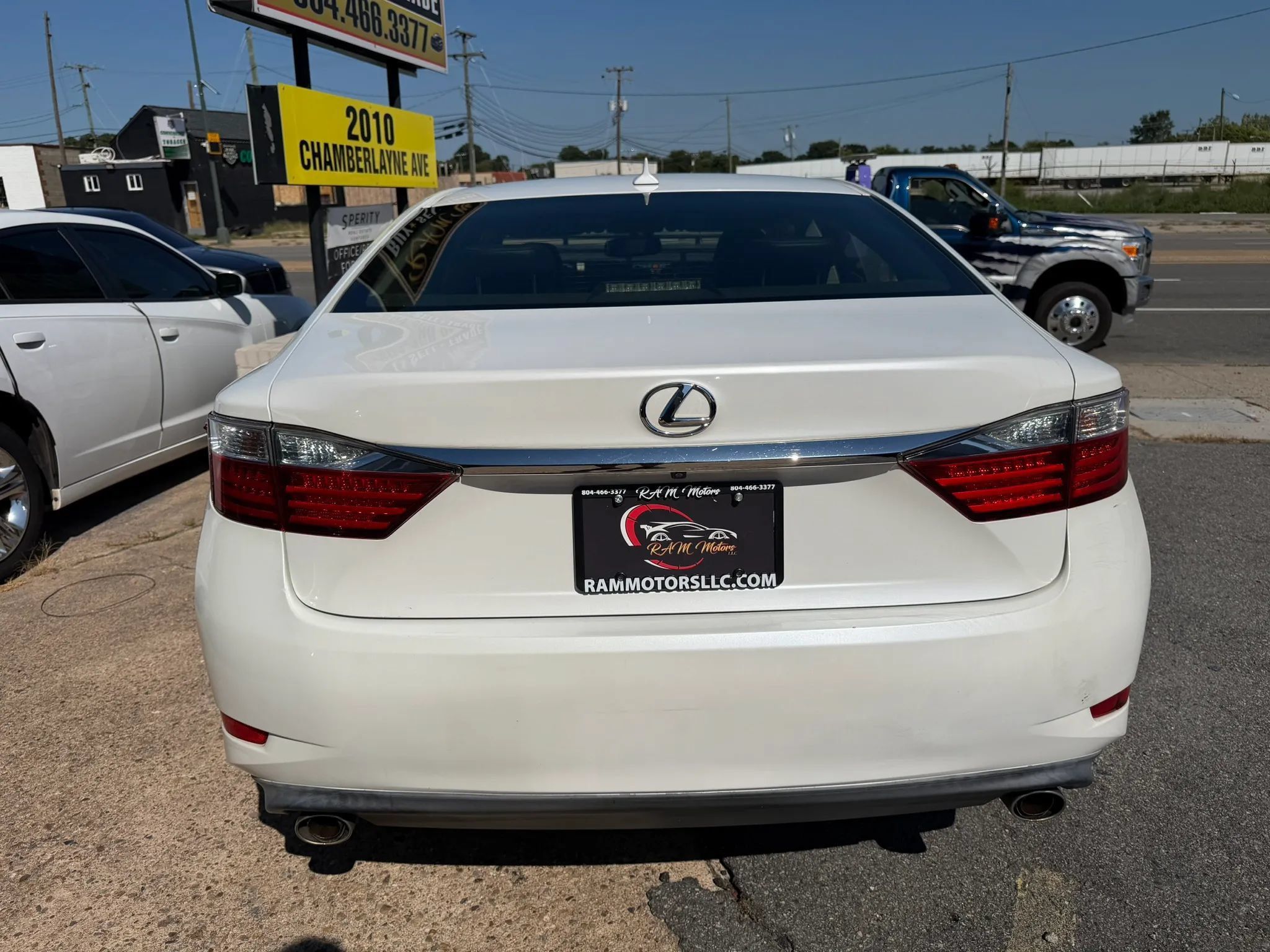 Used 2014 Lexus ES 350 w/ Premium Package FWD image 4