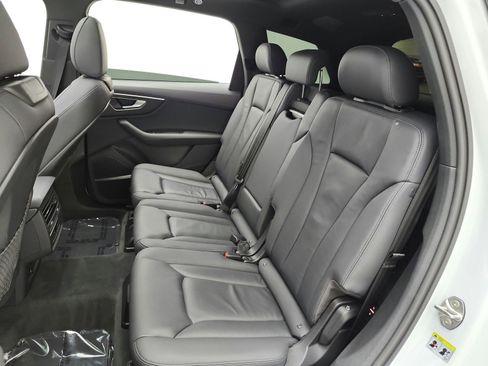 Used 2022 Audi Q7 2.0T Premium Plus w/ Premium Plus Package AWD/4WD image 15