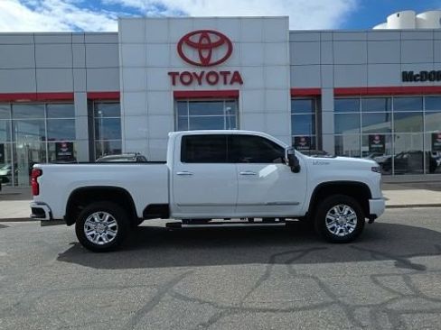 Used 2024 Chevrolet Silverado 2500 High Country image 6